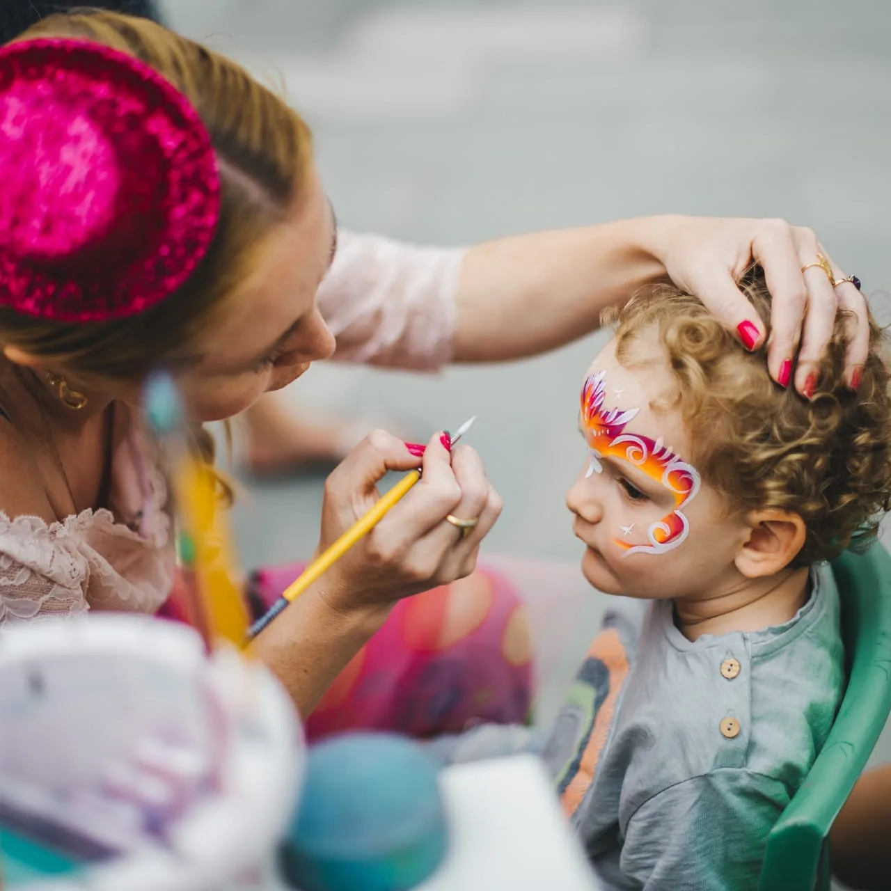 Kids entertainment in Singapore - balloon twisting, face painting, magic shows photo 16