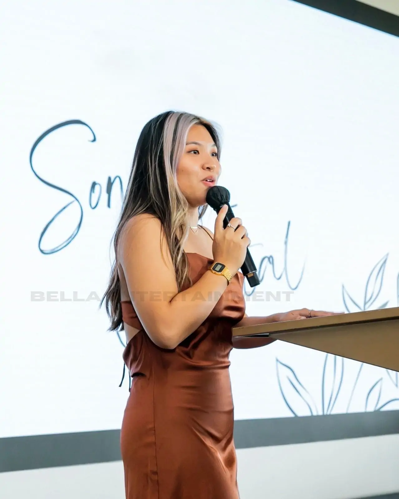 EMCEE SINGAPORE 1 1 - Bella Entertainment Singapore