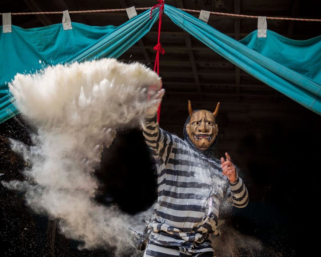 Bian Lian Mask Changing Performance in Singapore